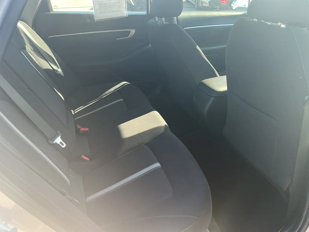 Used 2025 Aero Silver Hyundai SEL image 15