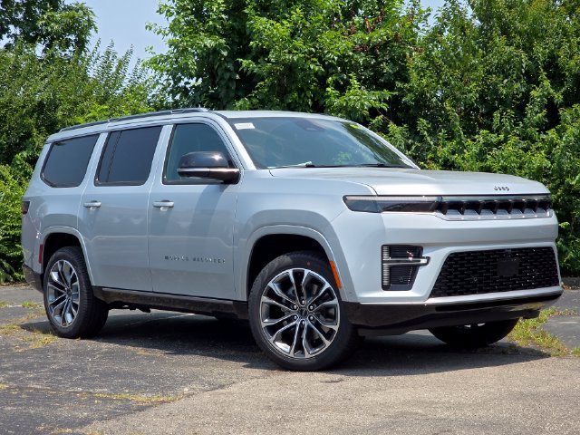 New 2026 Silver-Zynith Exterior Paint Jeep Summit Reserve image 2