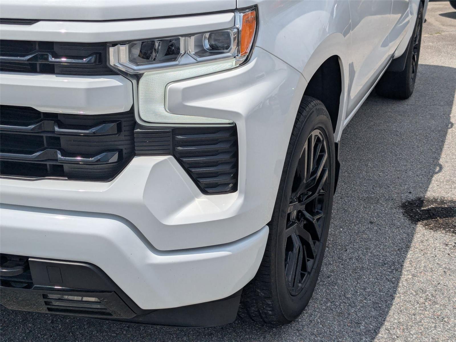 Used 2022 Summit White Chevrolet RST image 9