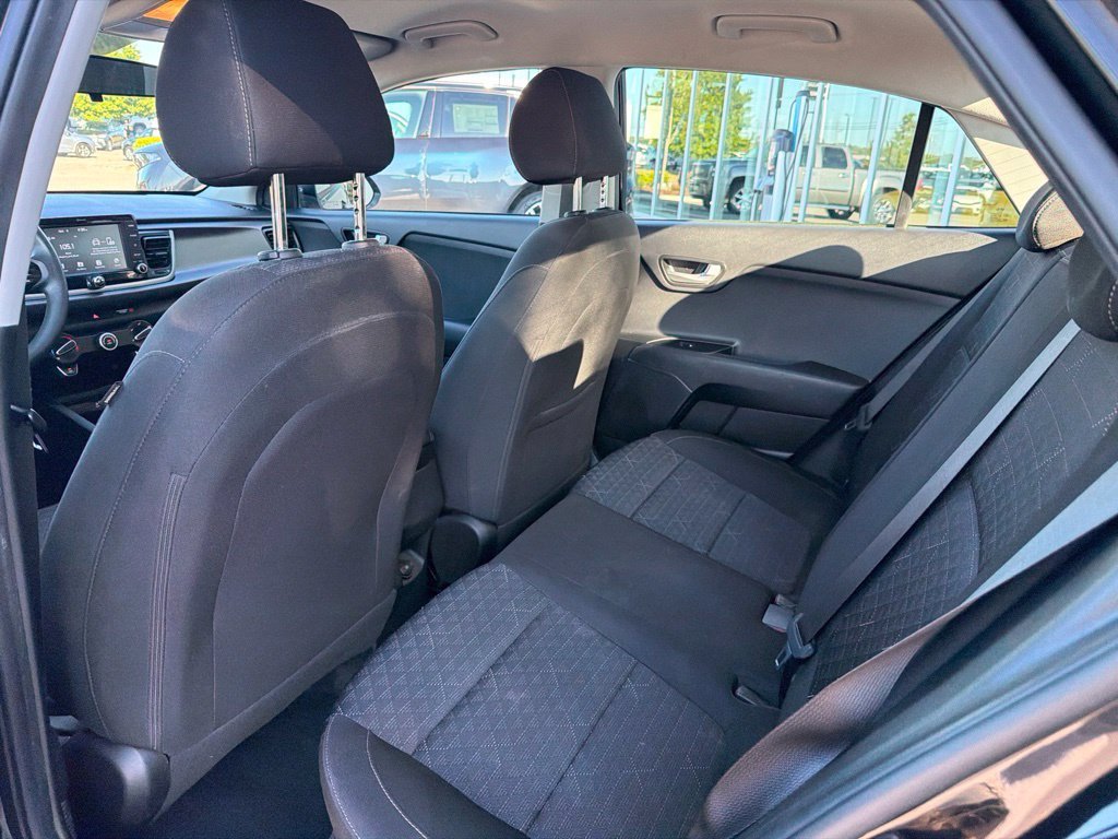 Used 2019 Black Kia S image 27