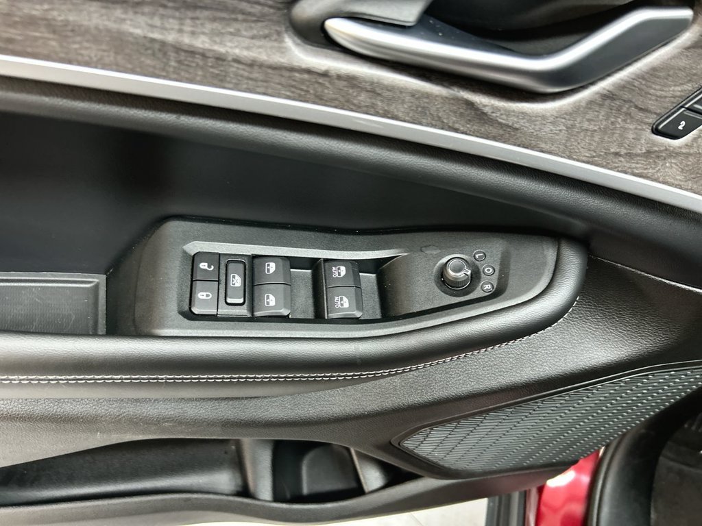 Used 2025 Velvet Jeep Limited image 16