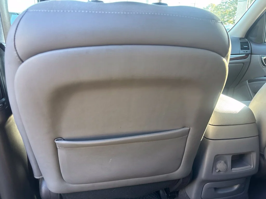 Used 2011 Gray Hyundai SE image 16