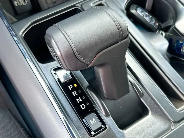 Used 2025 Blue Ford XLT image 17