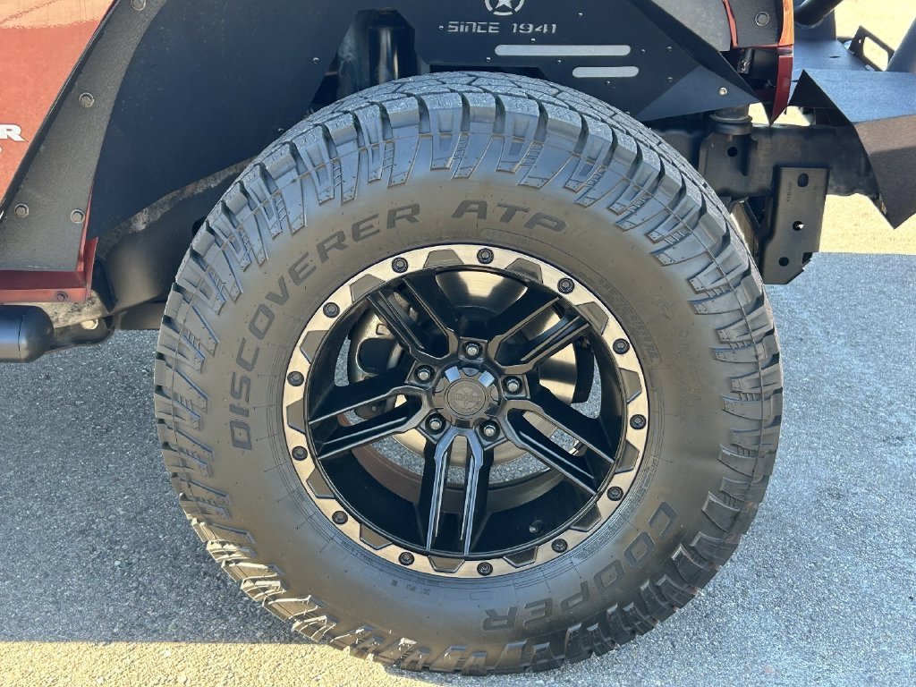 Used 2010  Jeep Unlimited Sport image 9