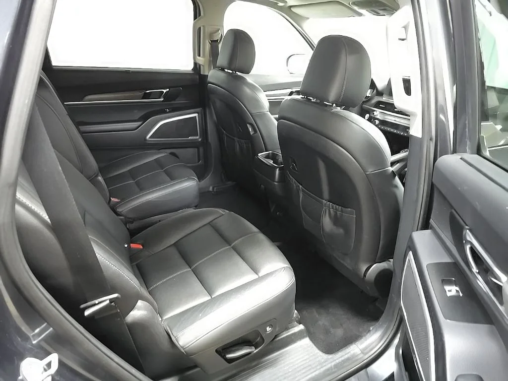 Used 2021 Gray Kia EX image 18