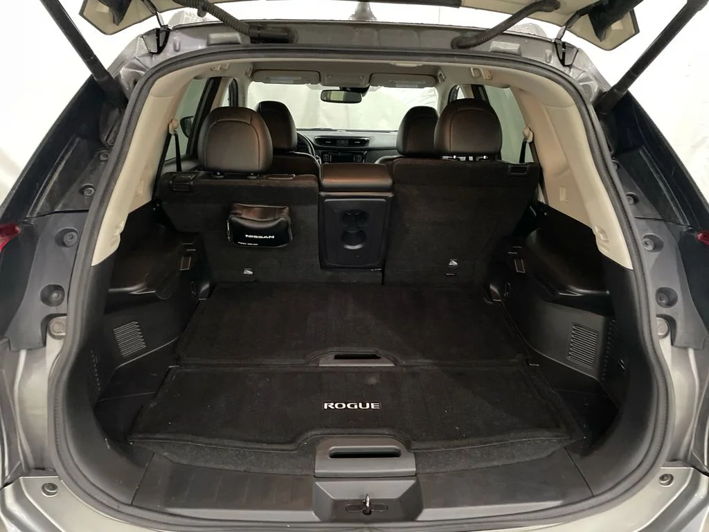 Used 2020 Gun Metallic Nissan SL image 7