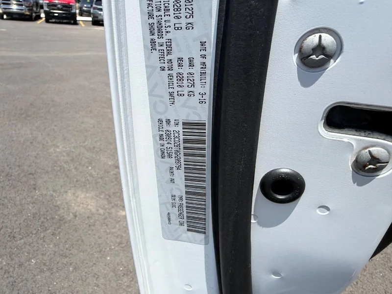Used 2016 Bright White Clearcoat Dodge R/T Plus Shaker image 23