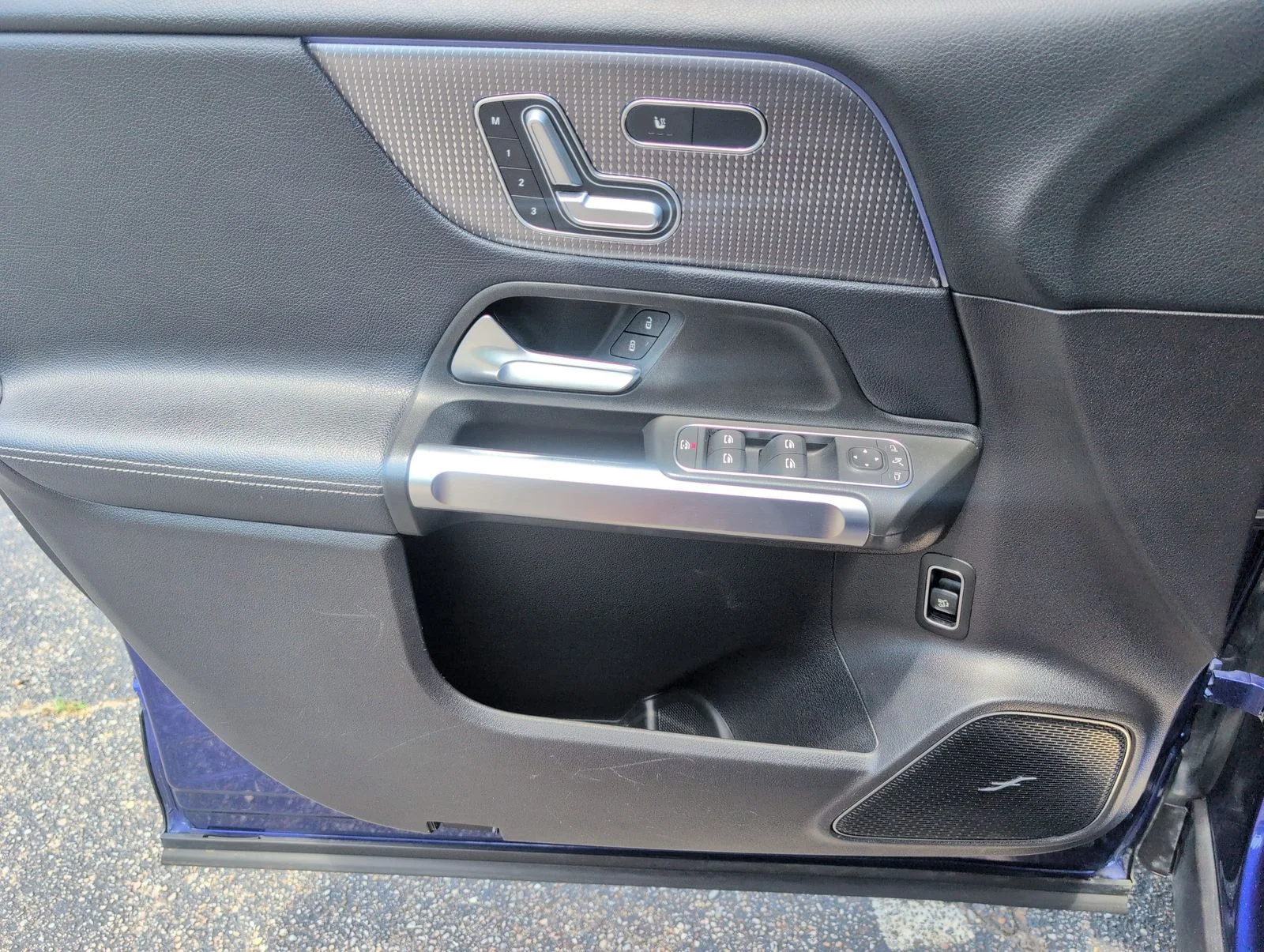 Used 2021 Blue Mercedes-Benz GLB 250 image 15