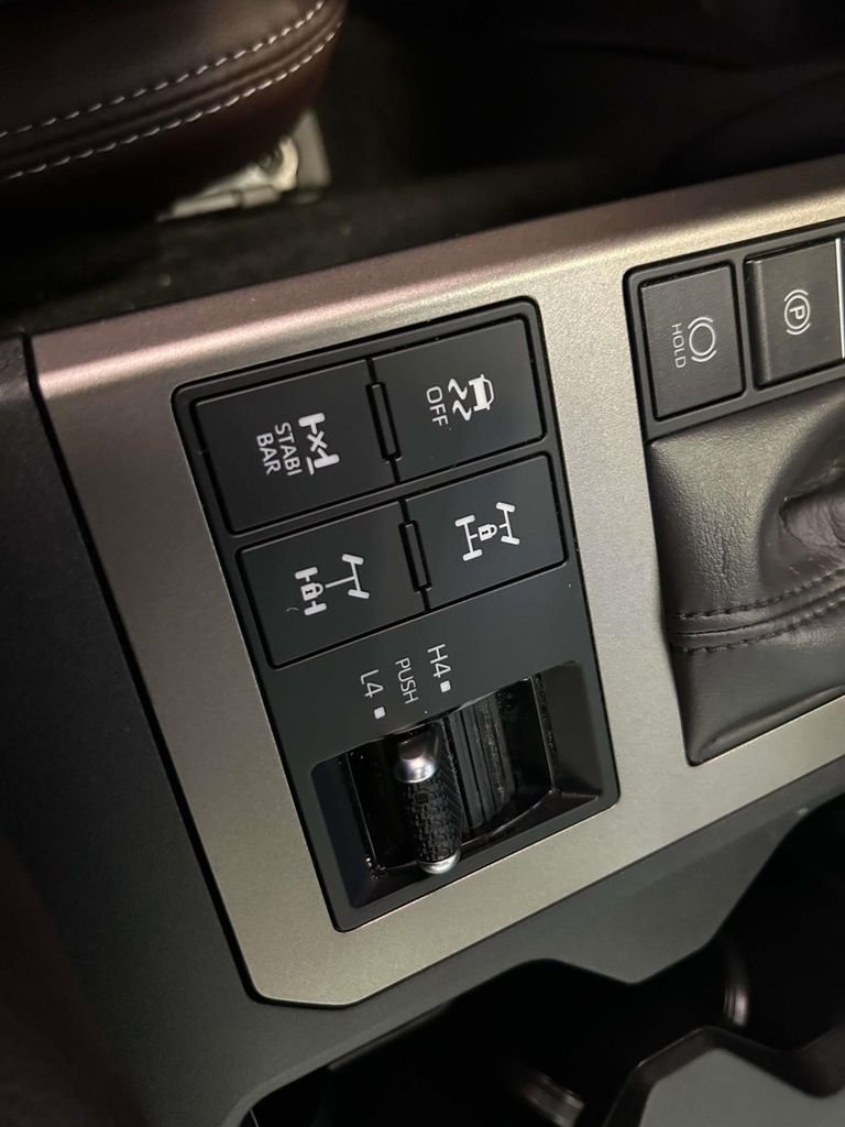 Used 2025  Toyota Premium image 23