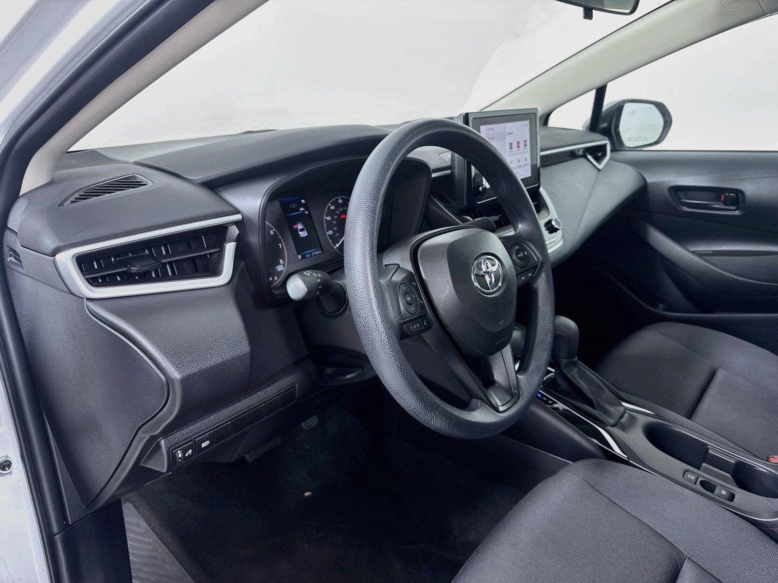 Used 2025 Wind Chill Pearl Toyota LE image 9