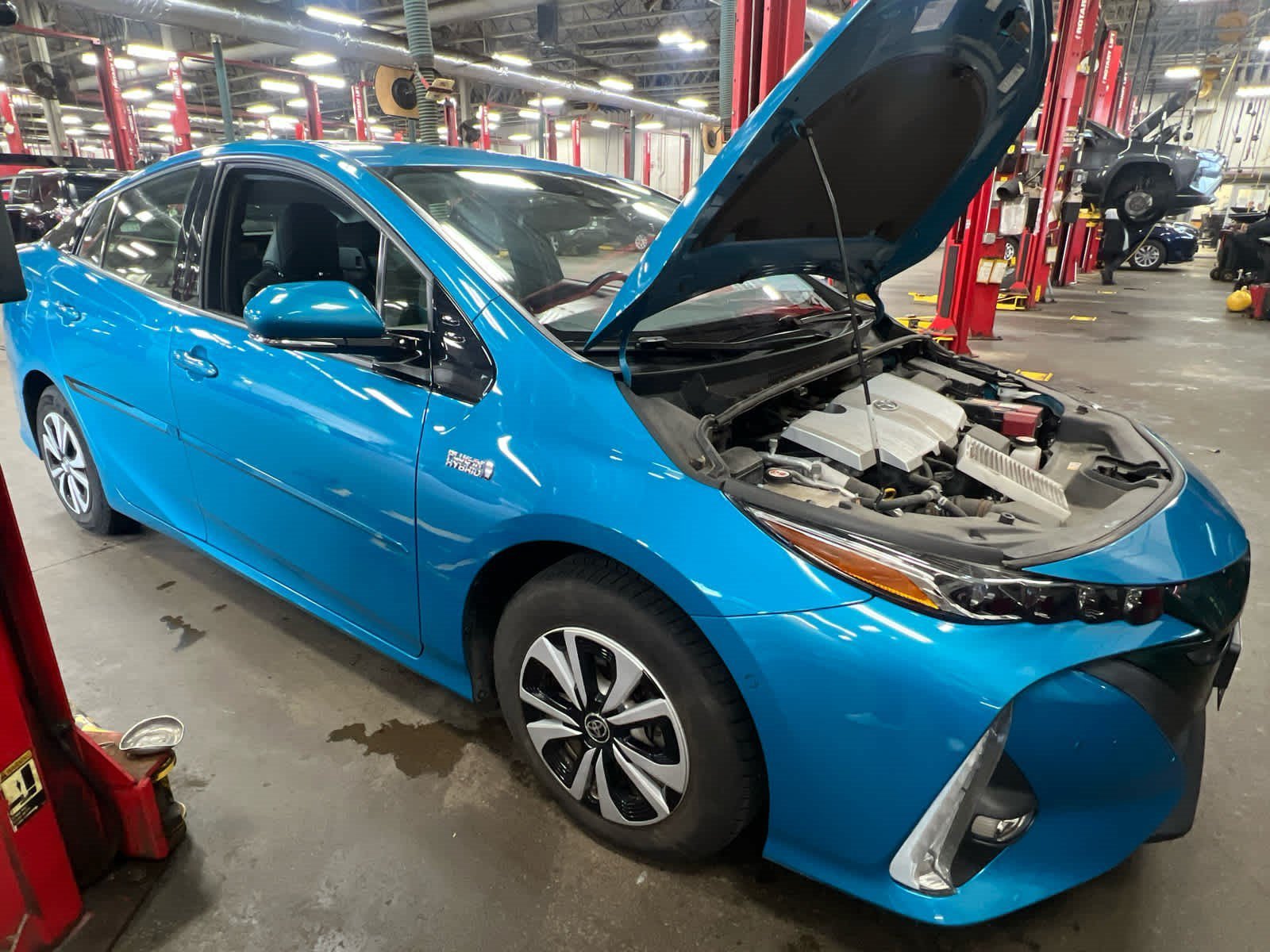 Used 2018 Blue Magnetism Toyota Advanced image 11
