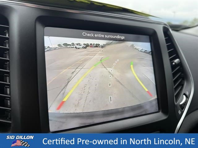 Used 2022 Diamond Black Crystal Pearlcoat Jeep Latitude Lux image 16