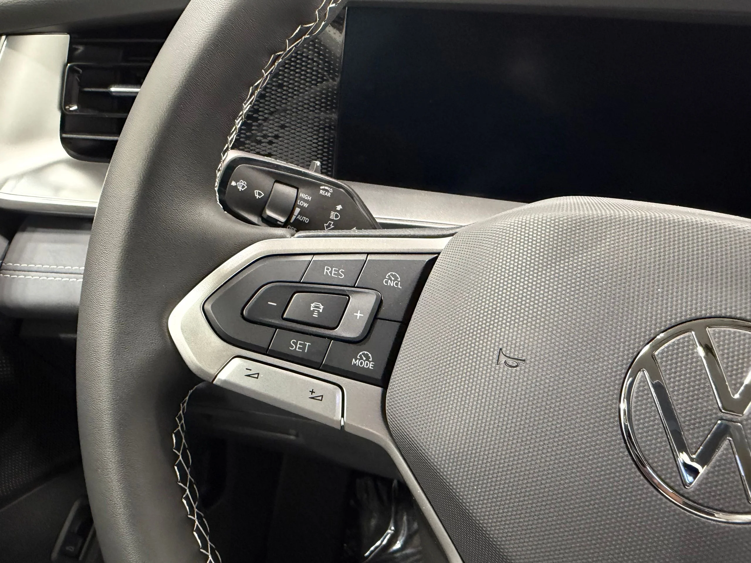 New 2026 Silver Volkswagen 2.0T SE image 37