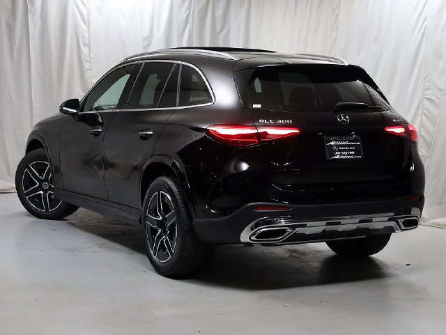 New 2027 Black Mercedes-Benz GLC 300 image 37