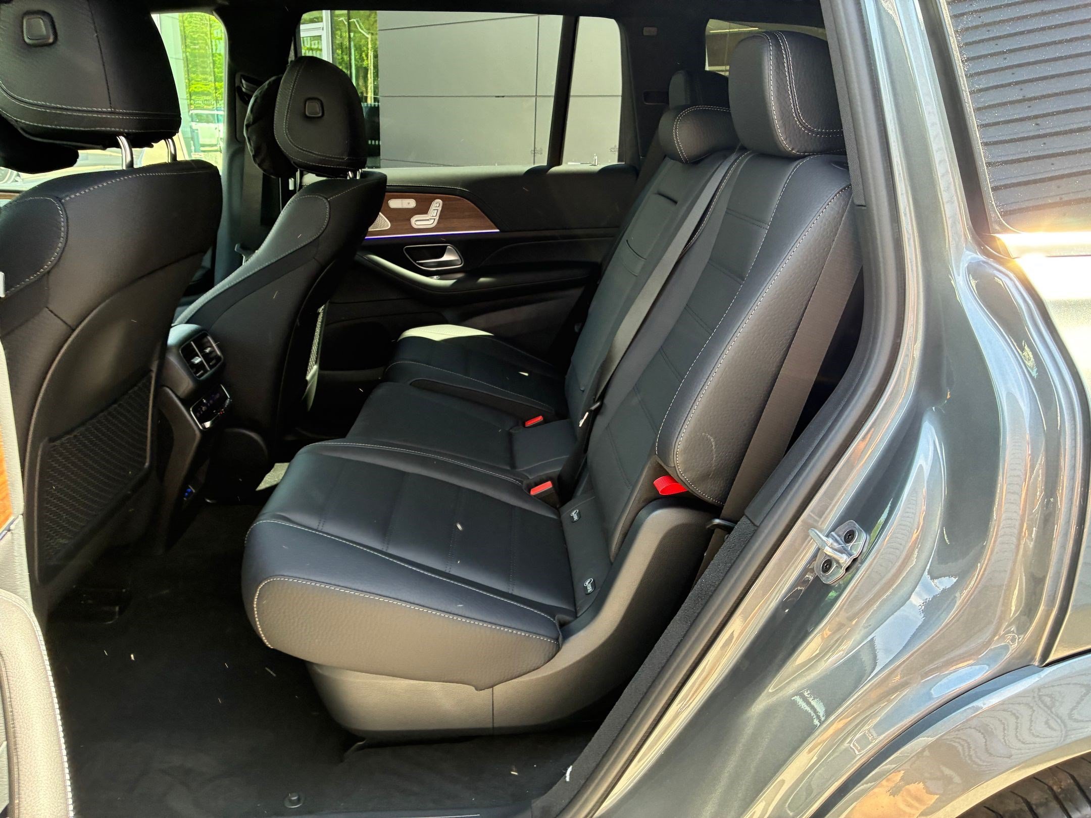 New 2026 Selenite Grey Metallic Mercedes-Benz GLS 580 image 23