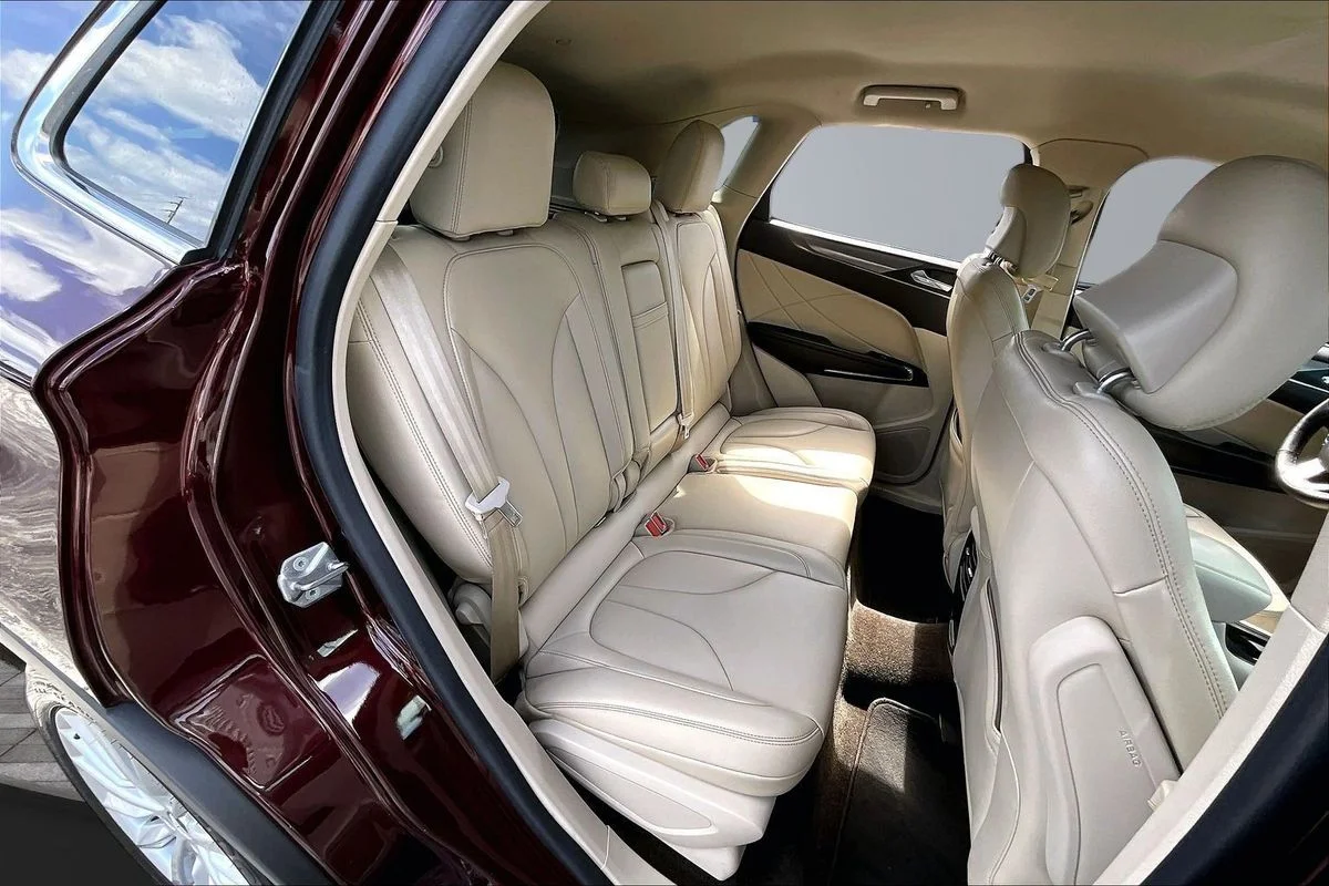 Used 2019 Red Lincoln Standard image 25