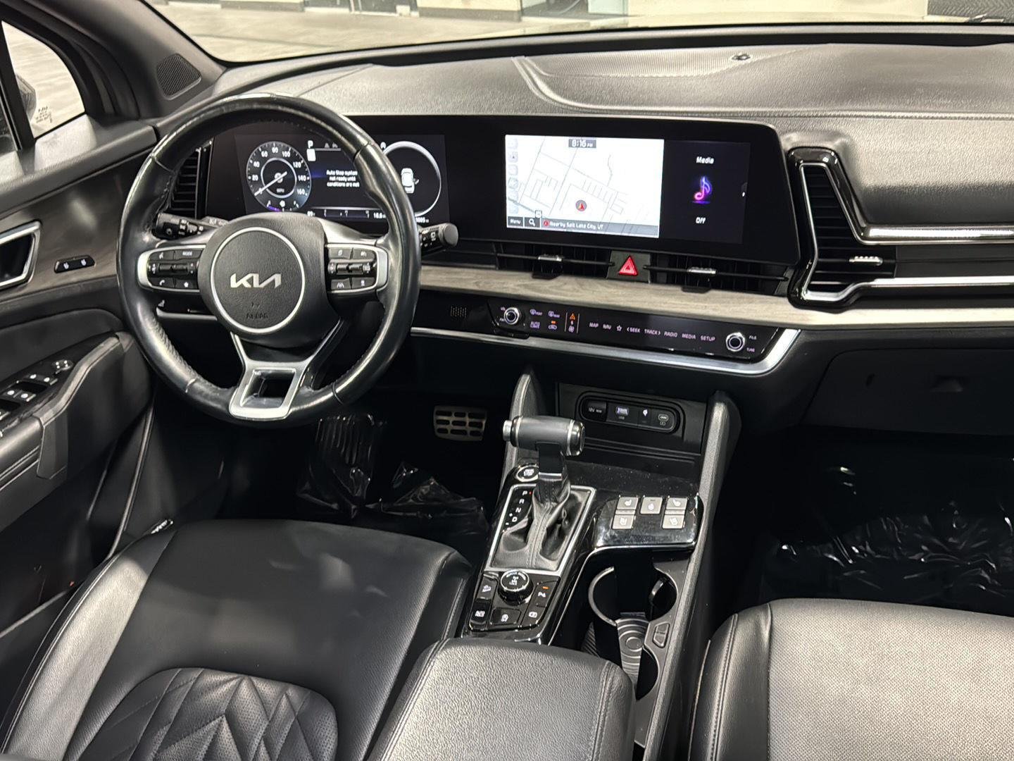 Used 2024 Jungle Green/Ebony Black Roof Kia X-Pro Prestige image 3