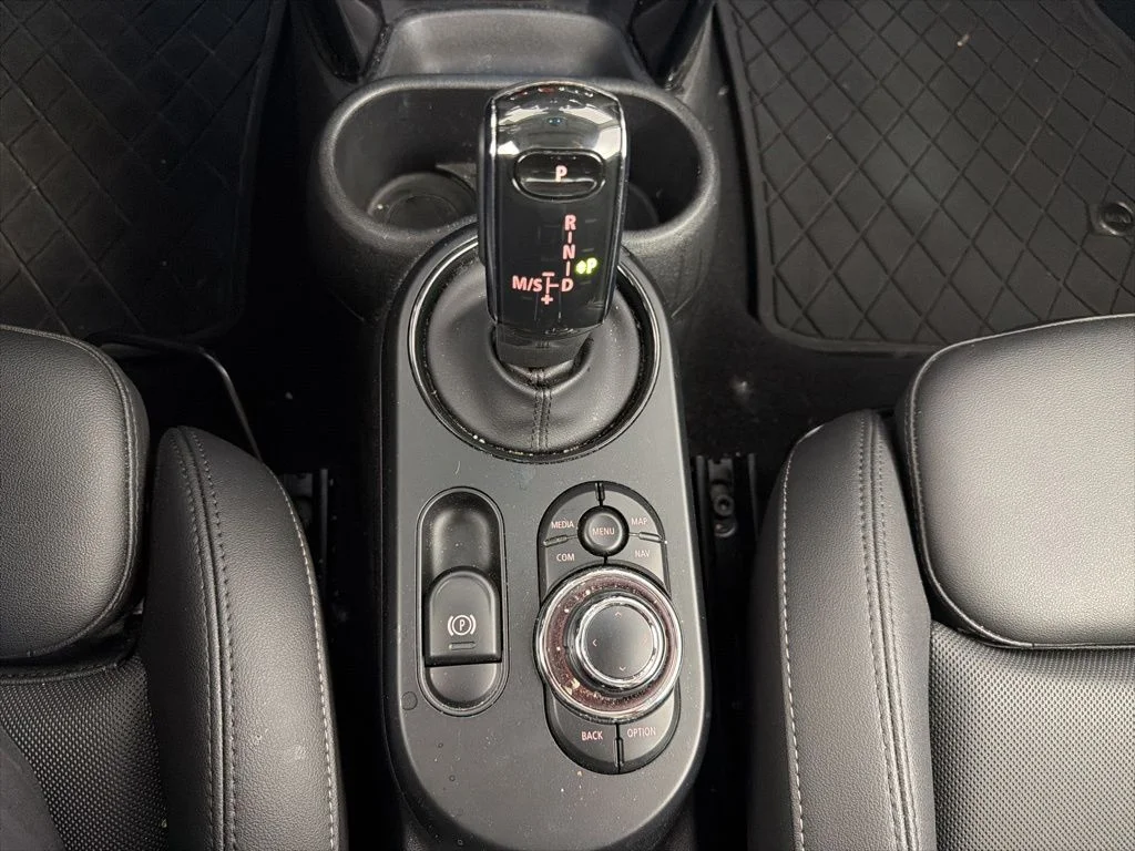 Used 2023 Gray MINI Signature image 18