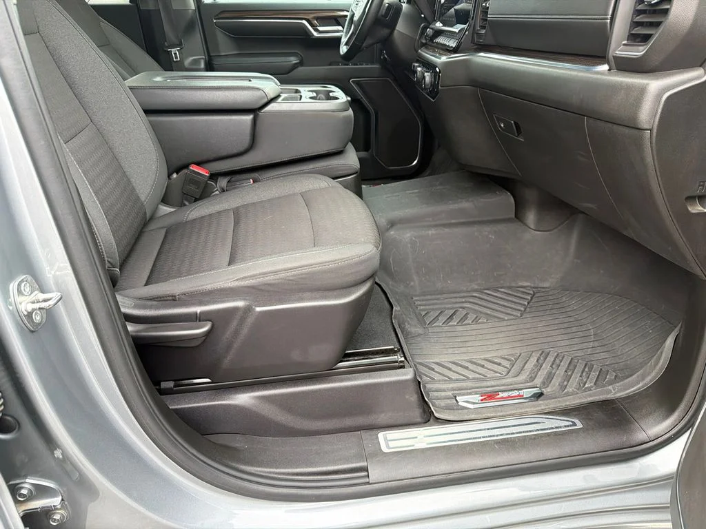 Used 2024 Gray Chevrolet LT image 13