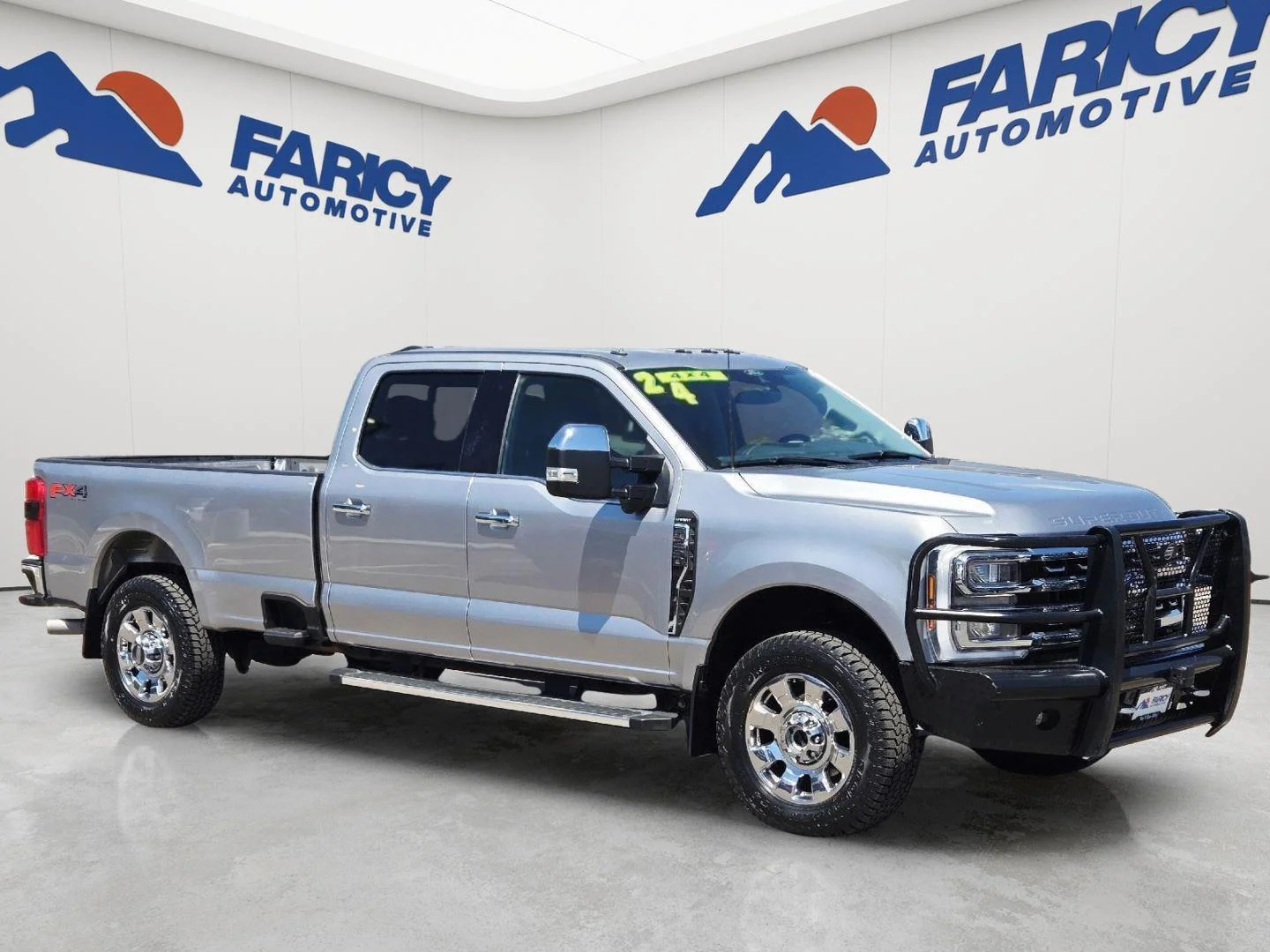 Used 2024 Iconic Silver Ford LARIAT image 3
