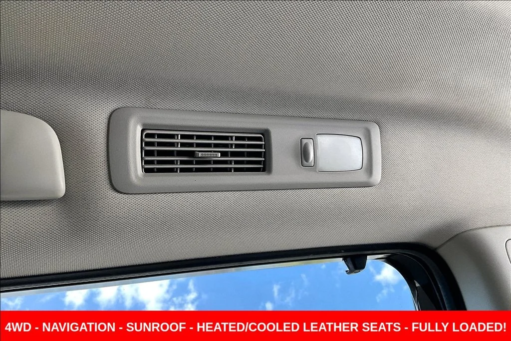 Used 2022 White Nissan Platinum image 11