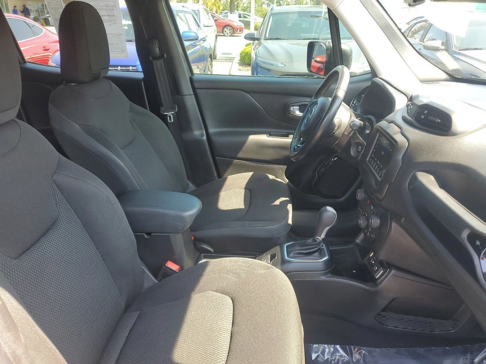 Used 2018 Granite Crystal Metallic Clearcoat Jeep Altitude image 33