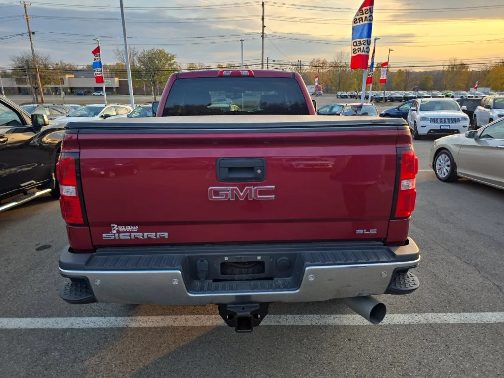 Used 2018 RED QUARTZ TINTCOAT GMC SLE image 9