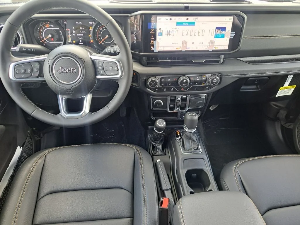 2025 Jeep Wrangler 4-Door Sahara - Photo 18