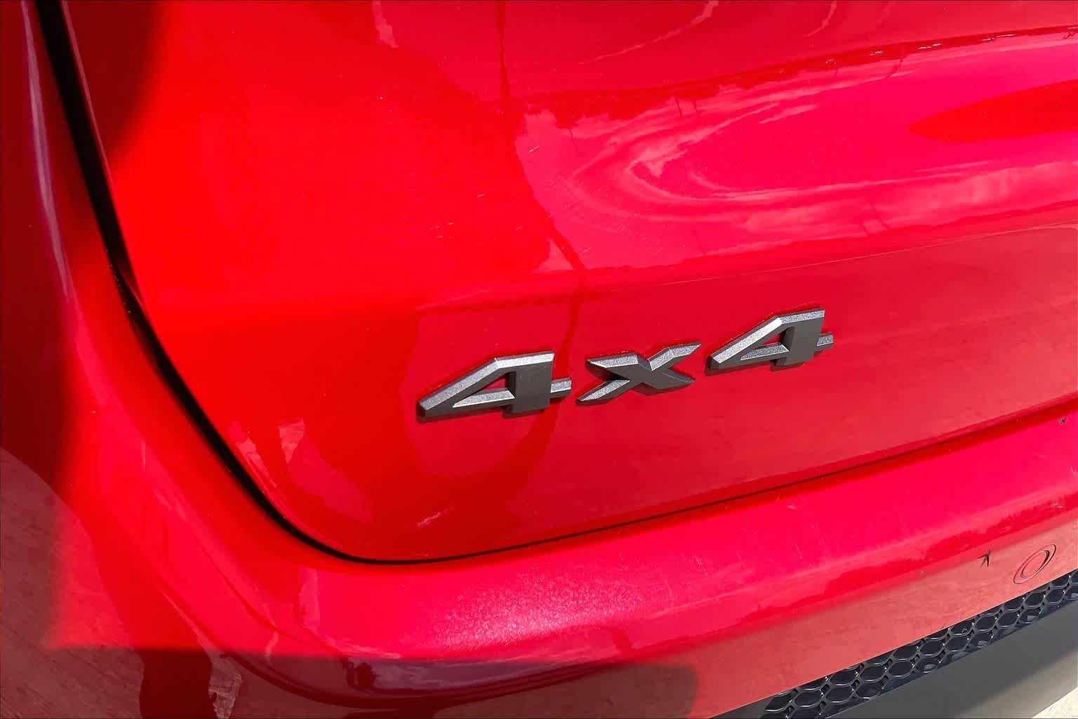 Used 2024 Red Hot Pearlcoat Jeep Trailhawk image 30