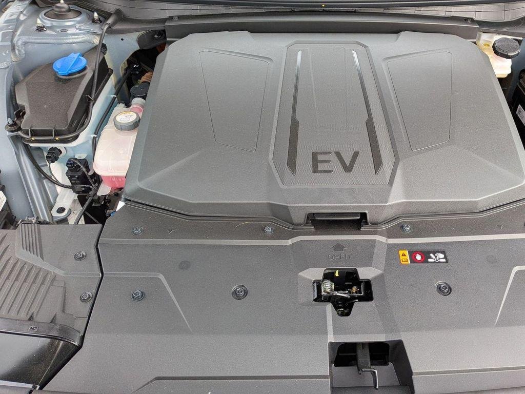 2025 Hyundai IONIQ 5 SE - Photo 34