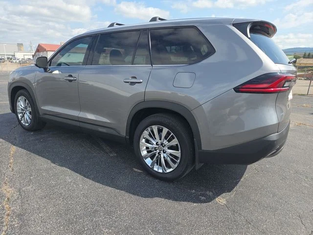 Used 2025 Gray Toyota Platinum image 6