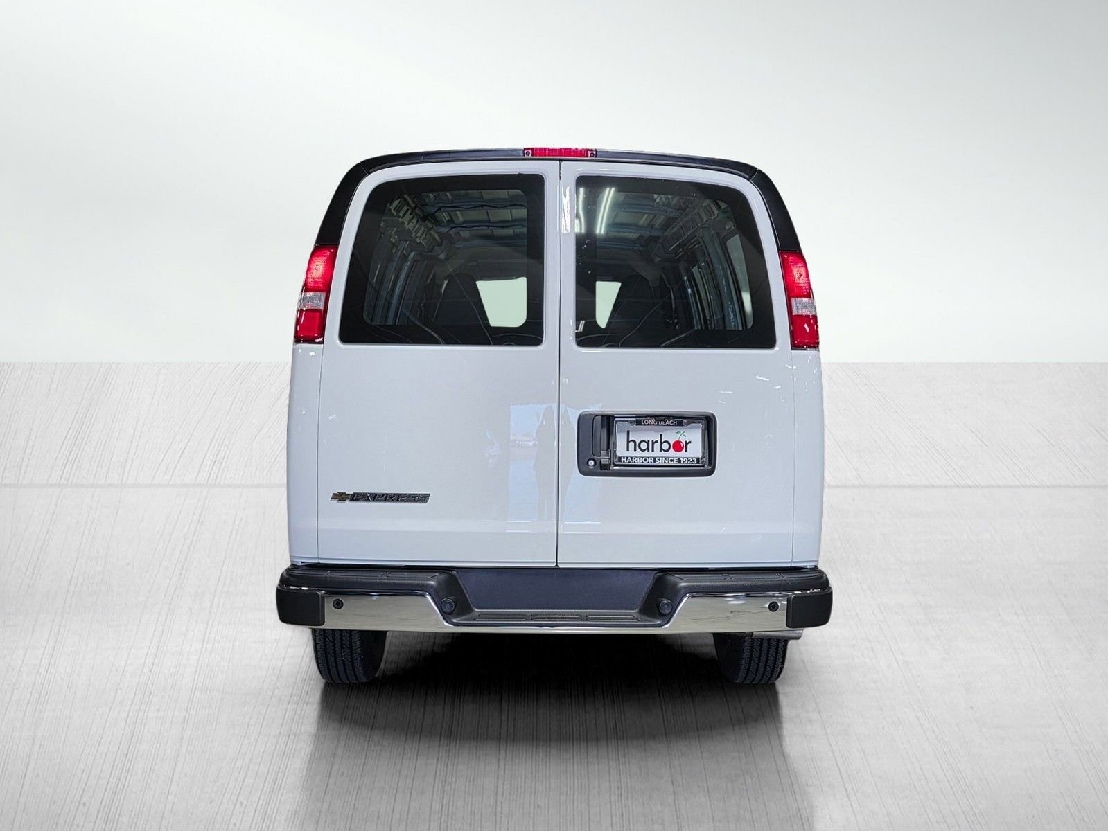 New 2026 Summit White Chevrolet WT image 6