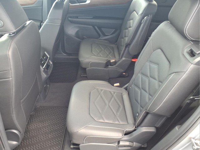 New 2026 Silver Mist Metallic Volkswagen SE w/Technology 4M image 14