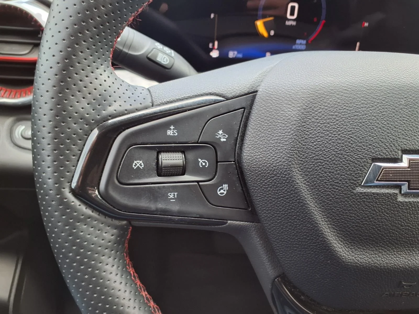 Used 2024 White Chevrolet 2RS image 22
