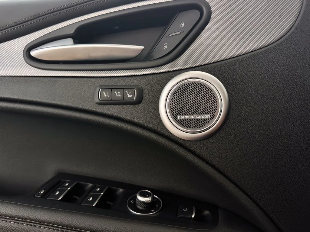 Used 2024 Blue Alfa Romeo Veloce image 19