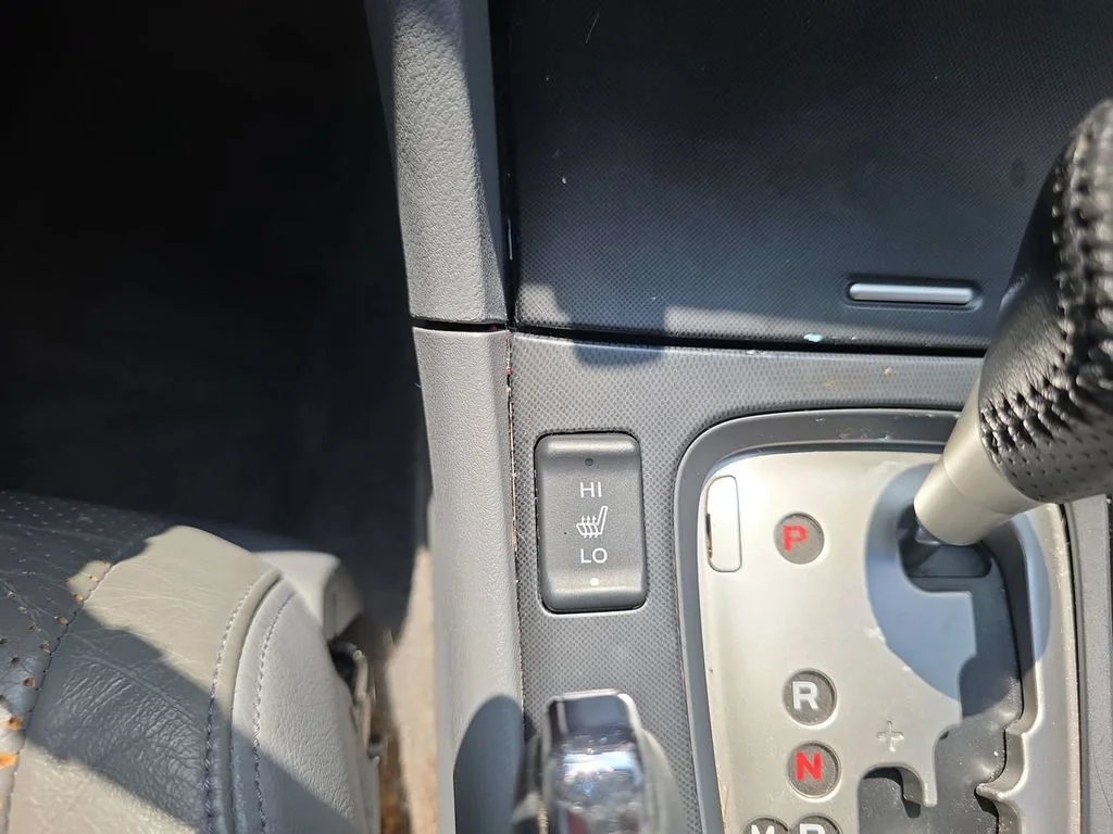 Used 2008 Silver Acura Base image 19