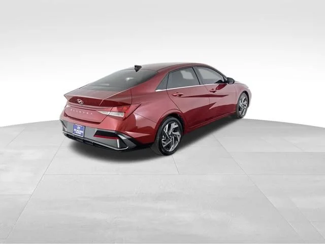 Used 2025 Red Hyundai SEL Convenience image 6