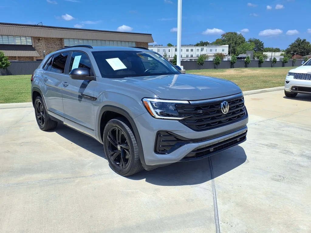 2025 Volkswagen Atlas Cross Sport 2.0T SEL R-Line Black