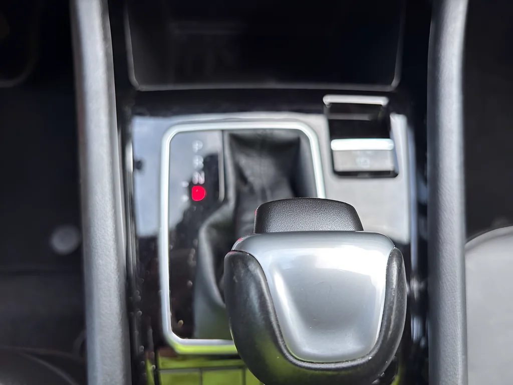 Used 2025 Silver Jeep Limited image 31