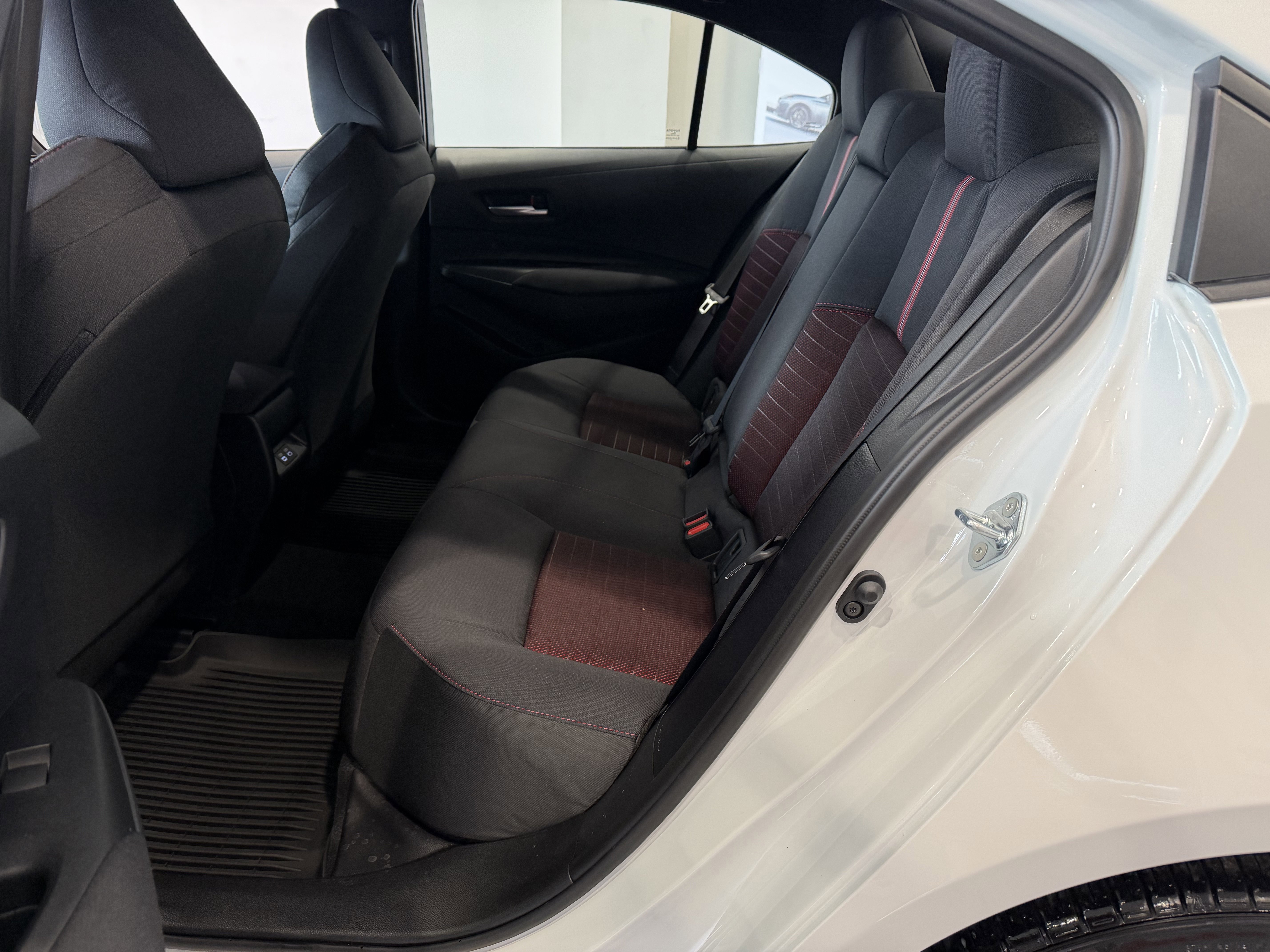 2026 Toyota Corolla SE - Photo 44