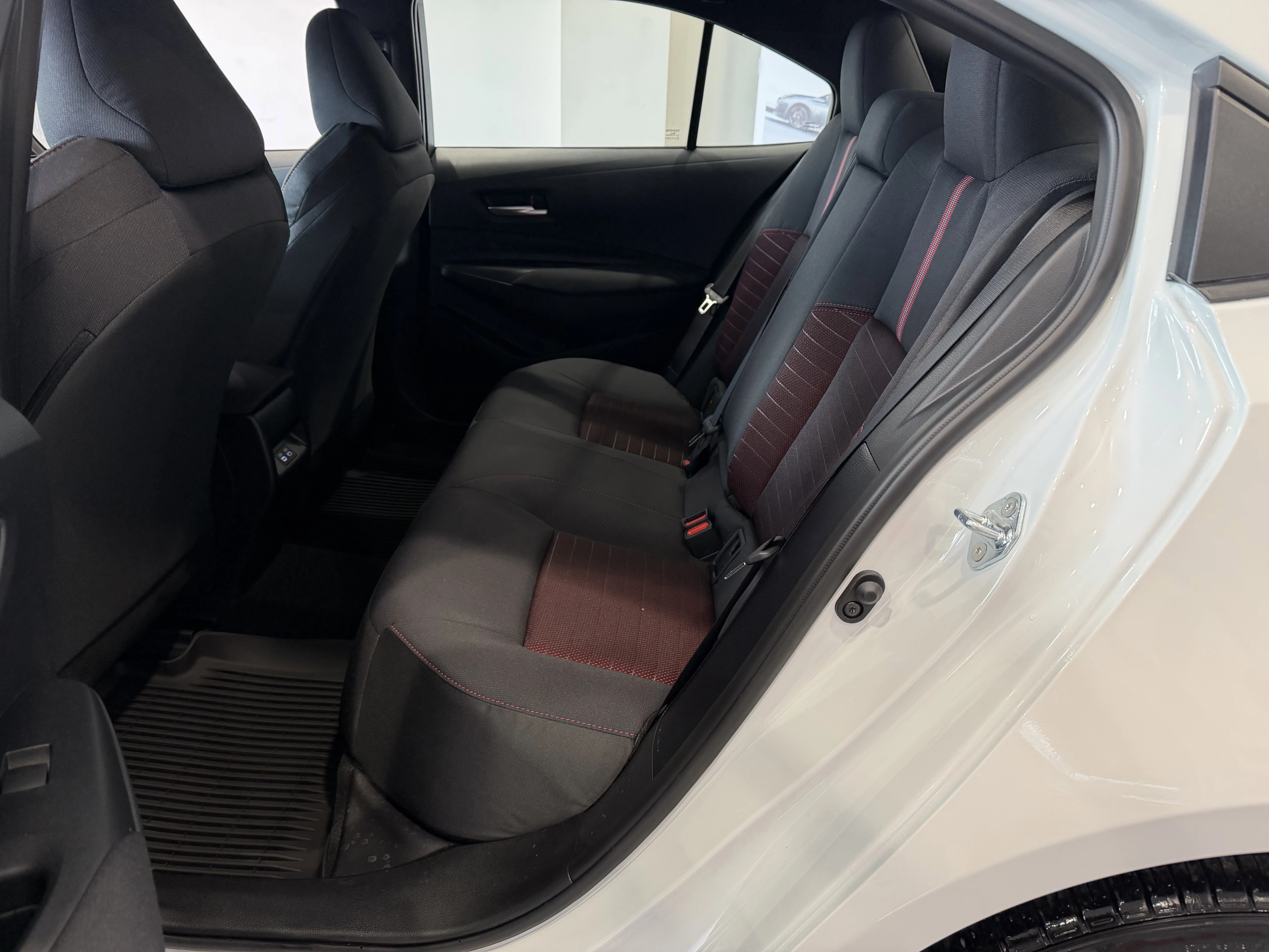 2026 Toyota Corolla SE - Photo 44
