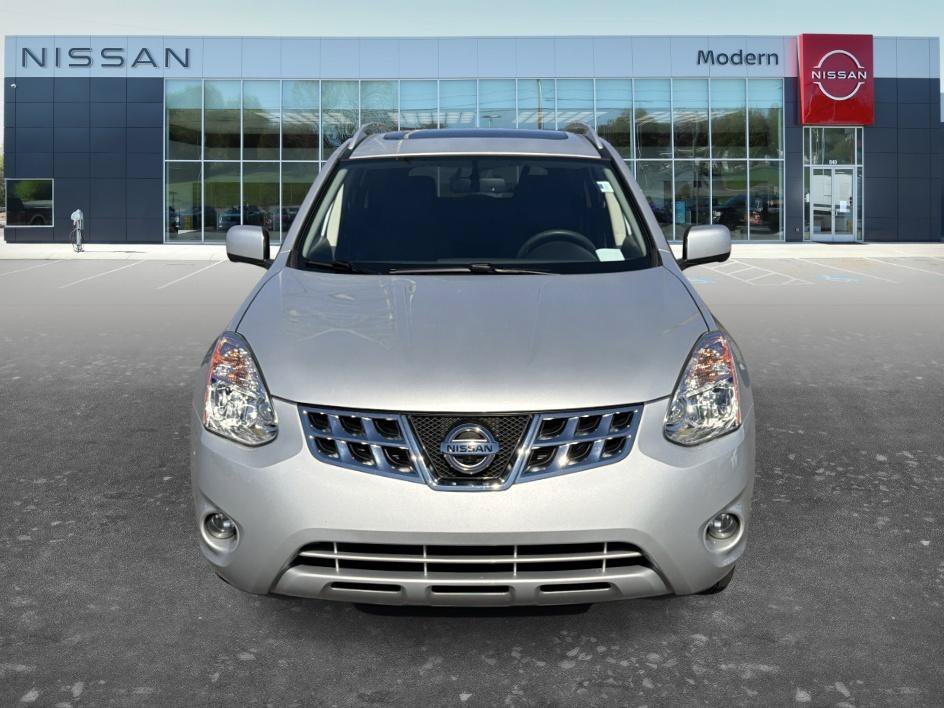 Used 2013 Brilliant Silver Nissan SL image 2