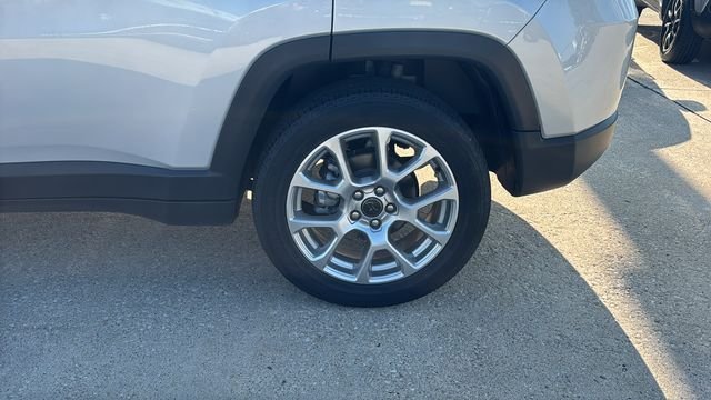 Certified Used 2025 Silver Jeep Limited image 8