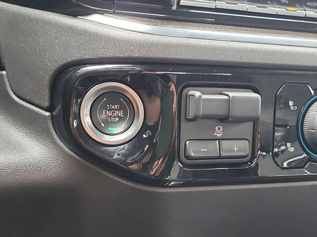 Used 2022  Chevrolet LT Trail Boss image 29