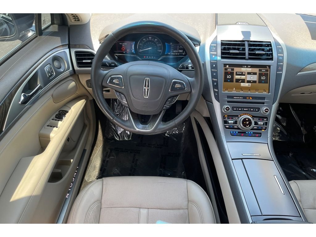 Used 2018 Black Velvet Lincoln Hybrid Reserve image 17