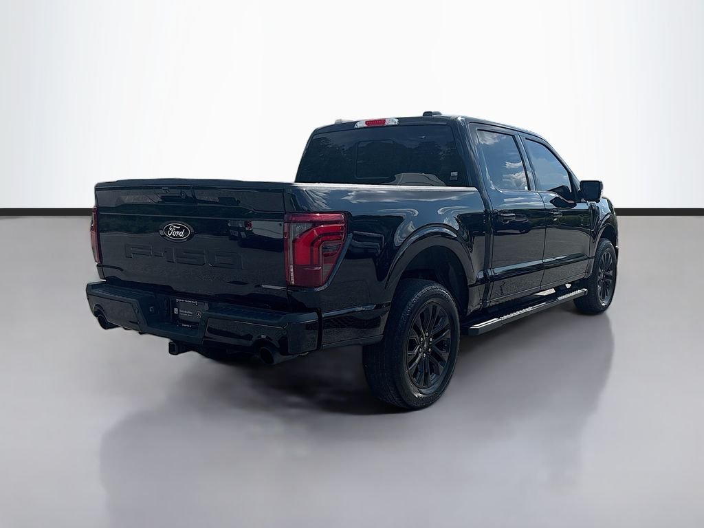 Used 2024  Ford Lariat image 3