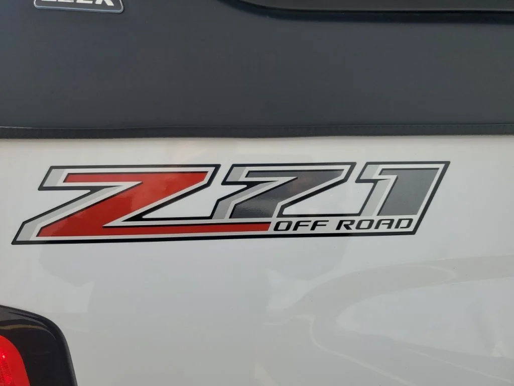 Used 2017 White Chevrolet LT image 8