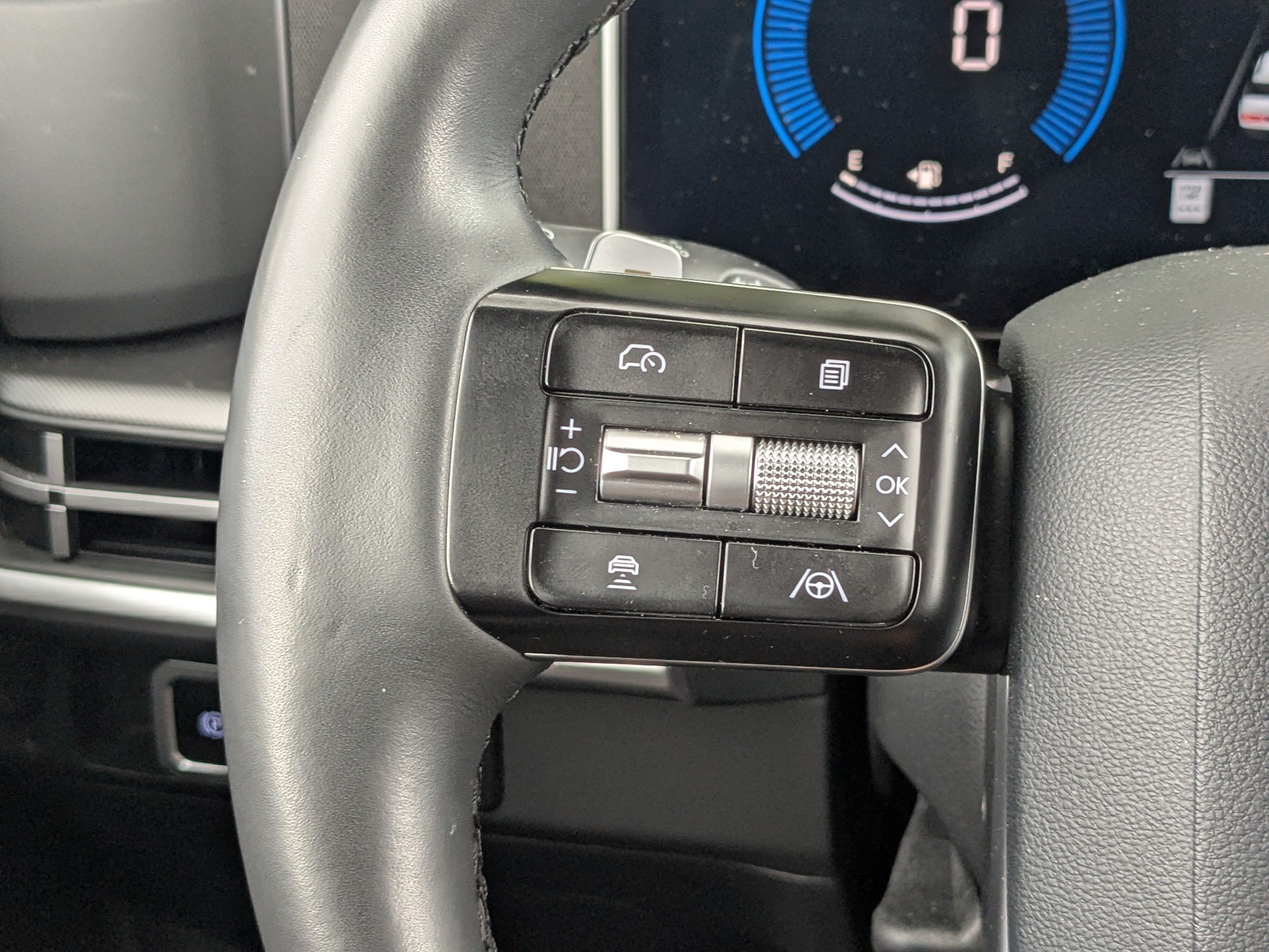 2024 Hyundai Santa Fe SE - Photo 29
