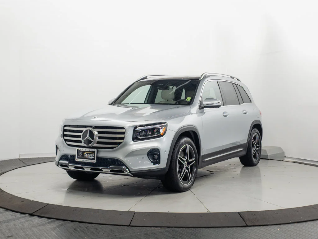 Certified Used 2026 Cirrus Silver Metallic Mercedes-Benz GLB 250 image 3