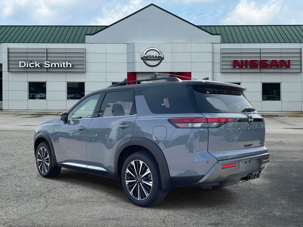New 2026 Boulder Gray Pearl / Super Black Two-tone Nissan Platinum image 4